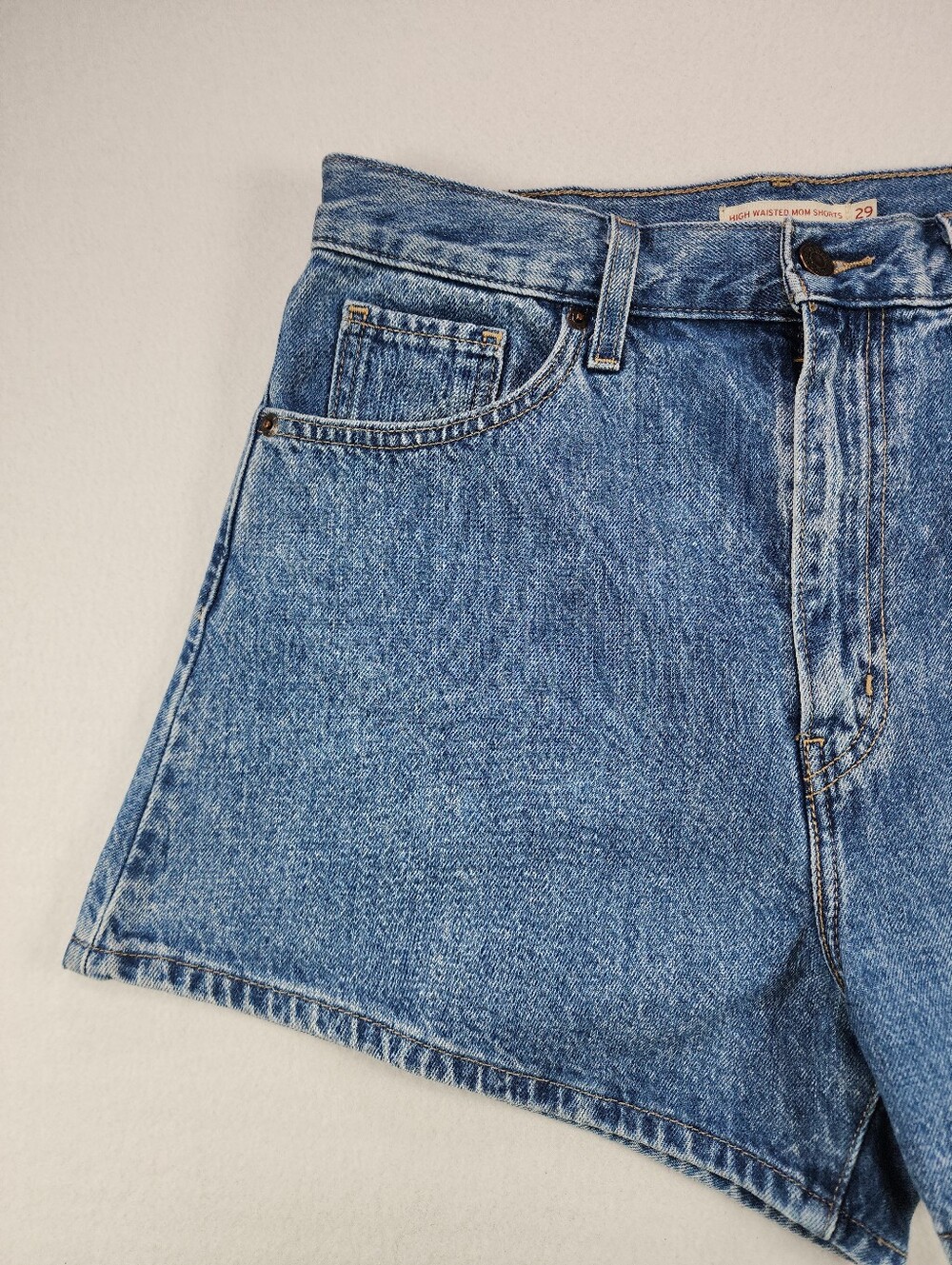 Levi's High Waisted Mom Shorts Women's 29 Medium Wash Denim Jean Shorts - Picture 11 of 12